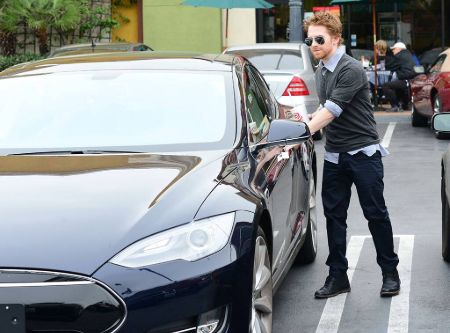 Seth Green owns a Tesla Model S 100% Eletric car.